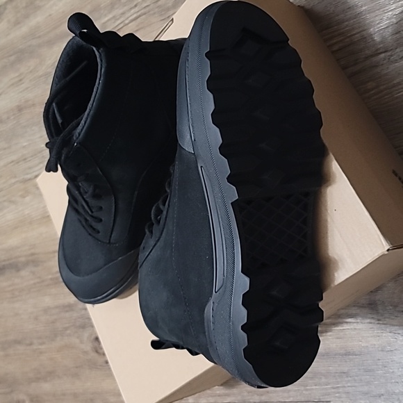 Vans MTE Black High Top Shoes - Picture 5 of 5